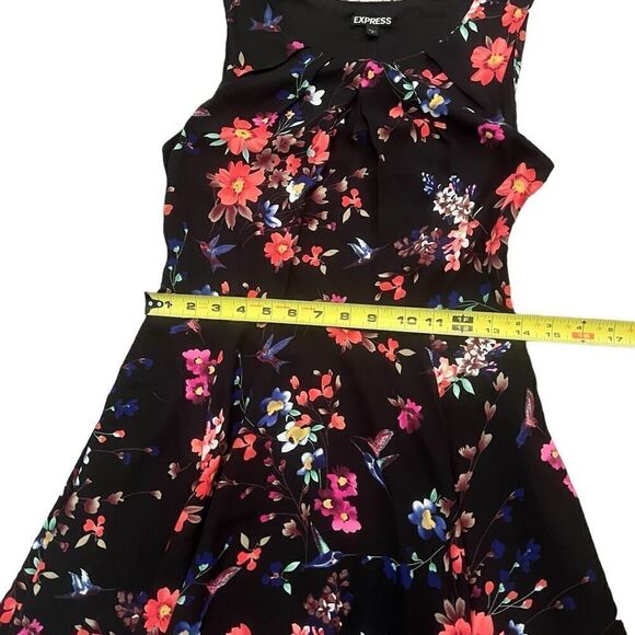 EXPRESS Fit & Flare Black Floral Print Dress Size 4 - Picture 8 of 9